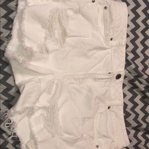 White American Eagle shorts